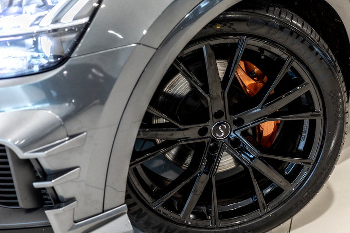 GMP Audi Q8 Gunner Alloy Wheel in Gloss Black 9.5 x 22" ET26 5x112