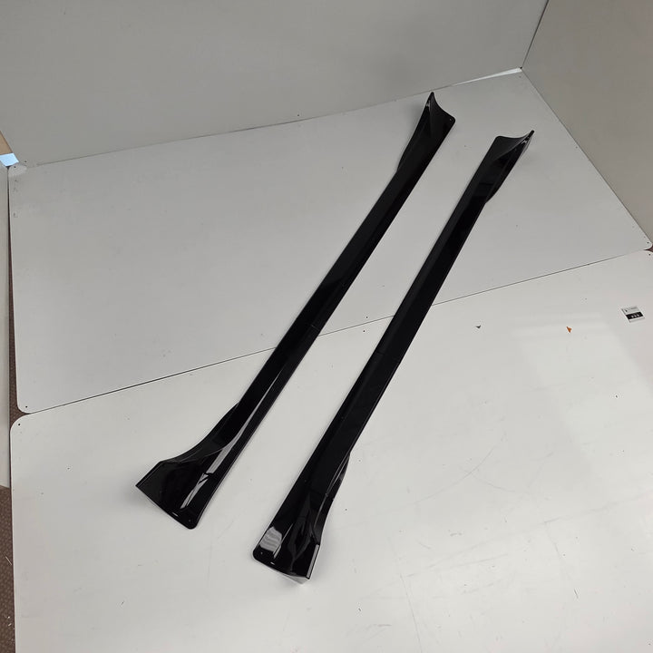 Black Side Skirts For Tesla Model Y 2020-2024