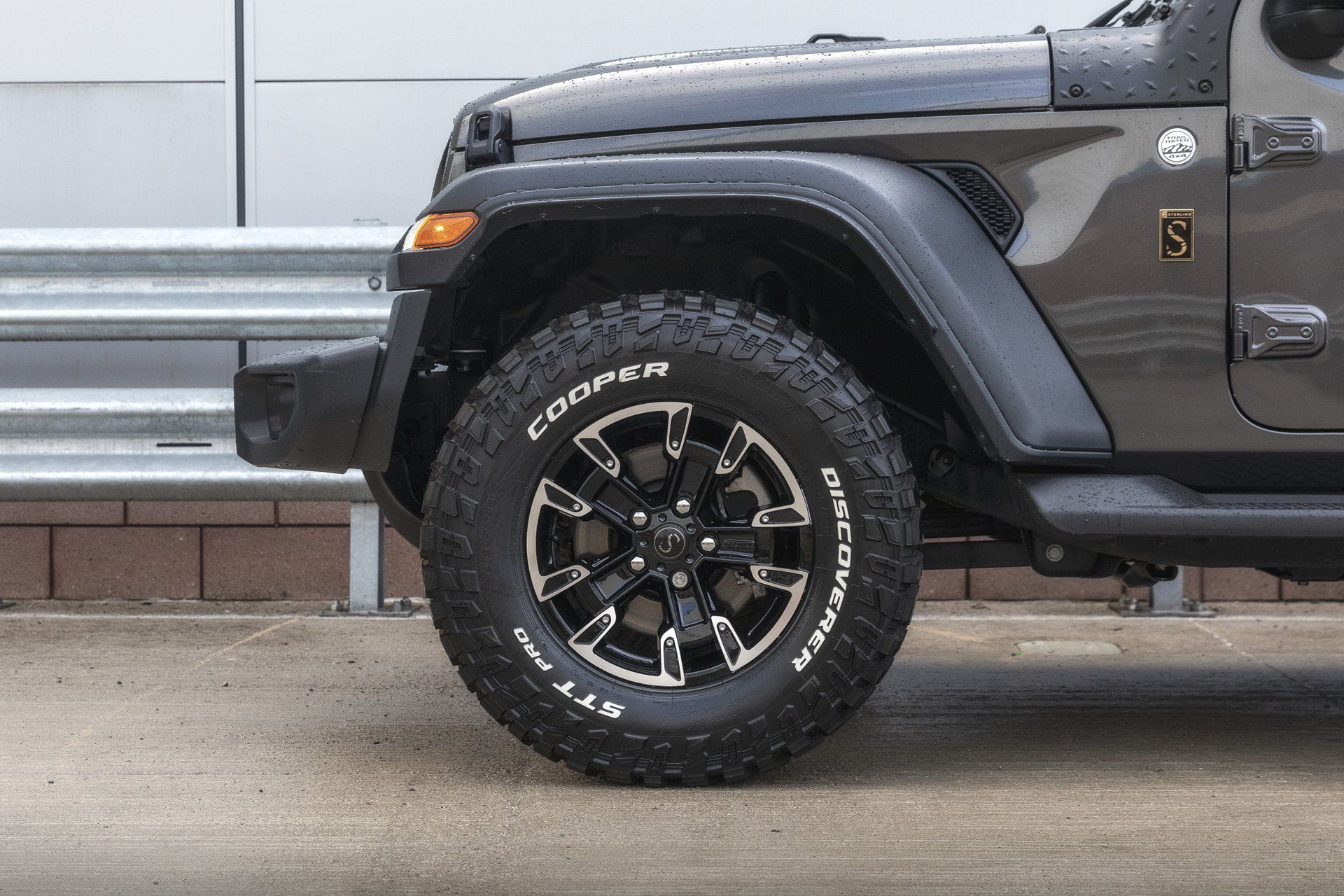 STERLING FK2 Jeep Wrangler Alloy Wheel 8x17